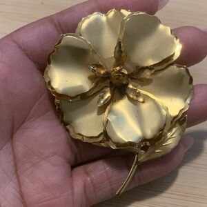 Vintage Gold Flower Brooch